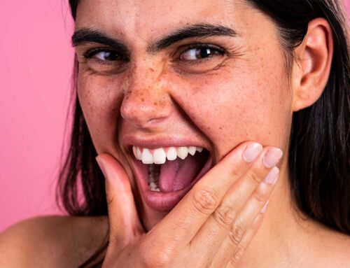 Dói a morder: é uma fissura, uma cárie escondida ou outra coisa?