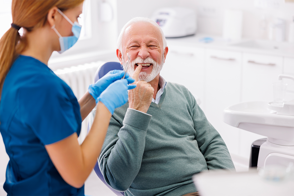 tenho 70 anos. ainda vou a tempo de colocar implantes?1