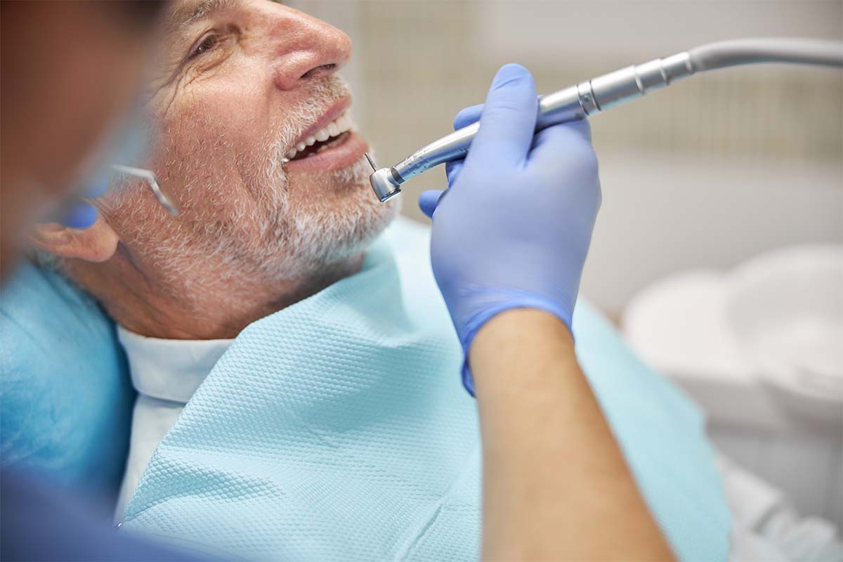 um dente escureceu sozinho. o que pode estar a acontecer1